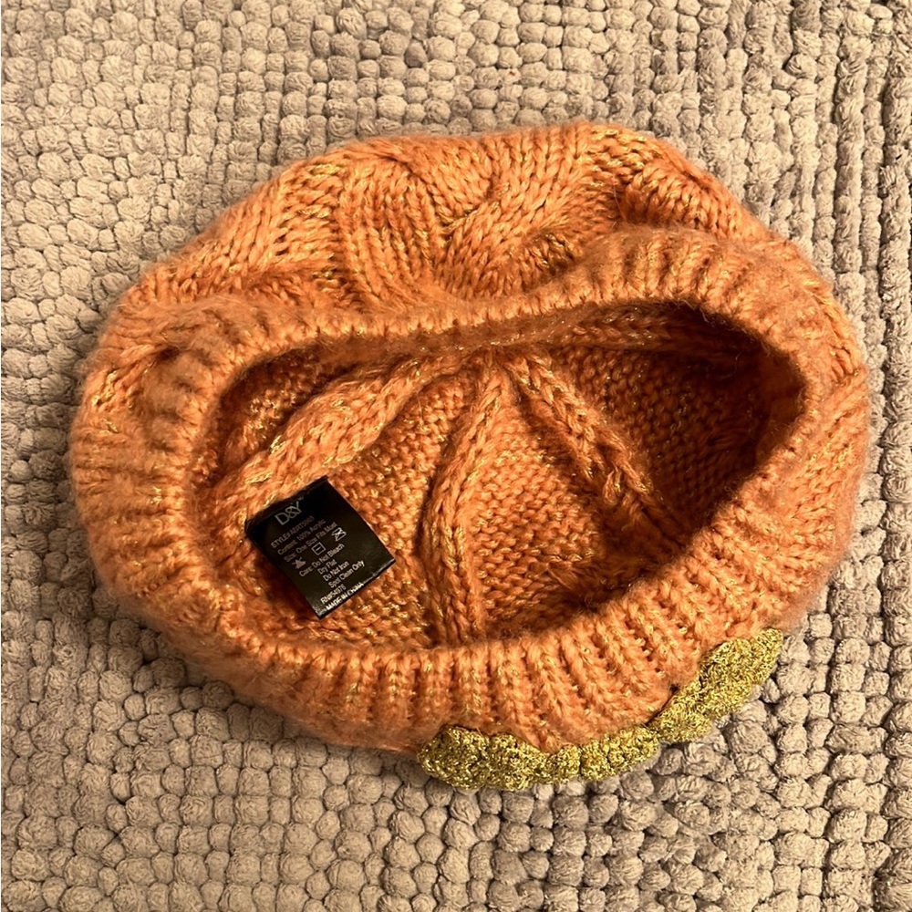 D&Y peach Beret styled Beanie - Picture 3 of 5